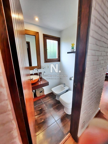 Hermosa Casa En Playa Mansa- Ref: 4130