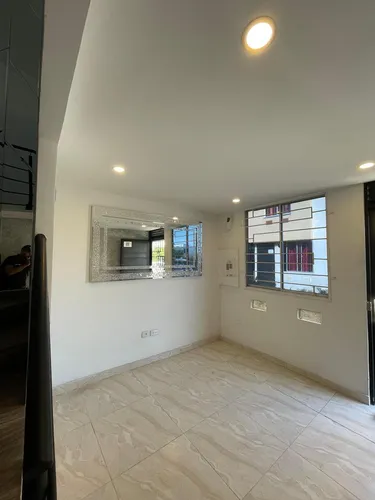 Casa Con Excelentes Acabados Cod. 64670