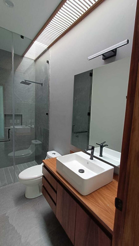 Casa Nueva En Venta En La Cima