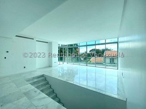 Moderno Edificio En Altamira, A Estrenar Con Acabados De Lujo, Pisos De Mármol, 4 Ascensores; Consta De 4 Apartamentos, Amplia Terraza. En Venta Altamira Mls #23-31921 Francis Zeppieri