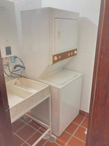 Cuernavaca Rento Hermosa Y Exclusiva Villa Amueblada O Sin Muebles En Zona Dorada De Vista Hermosa Ideal Ejecutivos O Pareja Alberca C/cal. Solar Terraza Privada Techada Fracc. De Alta Seguridad