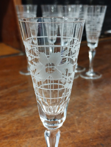 Antiguo Juego De 6 Copas Para Licor De Vidrio Chiquitas R3 (Usado)