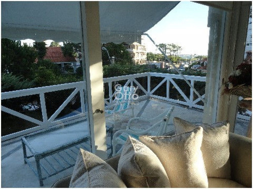 Hermosa Casa En Playa Mansa Consulte!!!!- Ref: 23918