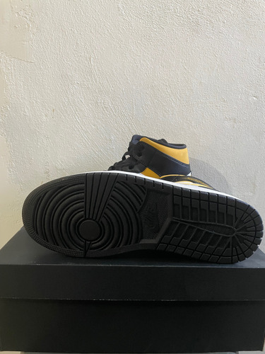 Jordan 1 Mid Polen 27.5 Mx Original (Usado)