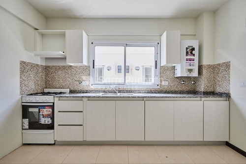 Venta Departamento De 2 Ambientes En Moron Sur