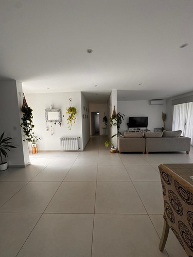 Oportunidad! Comoda Casa En Venta! Construida En Una Planta! Canning! 3 Dormitorios, Piscina, Lavadero. Venta En San Felipe, Canning, Ezeiza.
