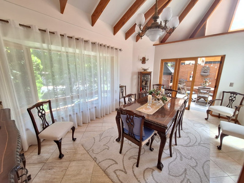 Amplia Y Sólida Casa En Pinares De Montemar