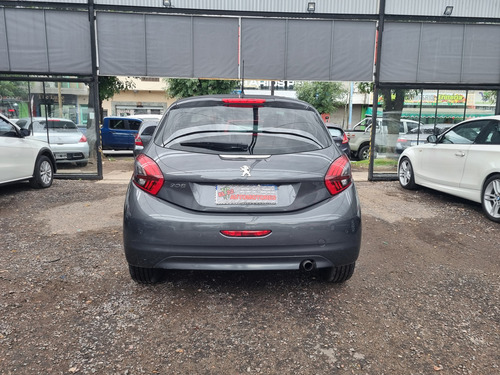 Peugeot 208 1.6 Feline