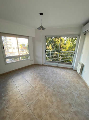 Imagen 3 de 7 de Espectacular Departamento 2 Amb. En Pleno Centro De Lomas De