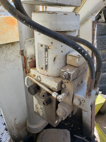 Imagen 9 de 13 de Grua De Elevacion De Personal Canastilla Electricista