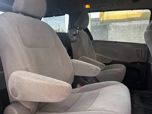 Toyota Sienna 3.5 Xle V6 At