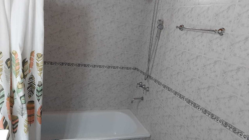 Casa En Venta En De Vicenzo Grande.del Viso Pilar