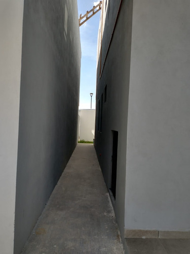 Imagen 4 de 27 de Casa Residencial En Privada A Unos Minutos De Zona Plateada En Pachuca Hgo Y A1:15 De Cdmx