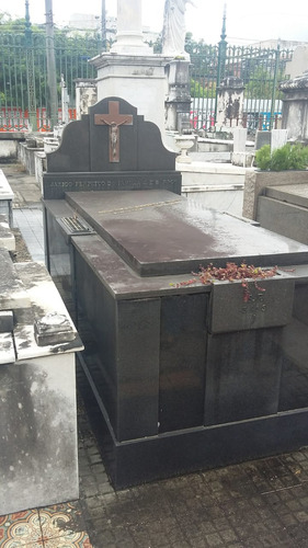 Vendo Carneira 3 Gavetas Cemitério São João Batista Rj