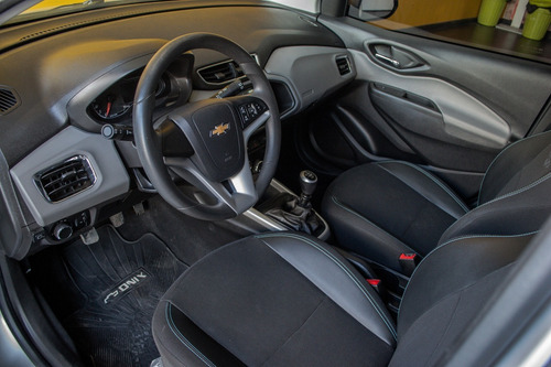 Imagen 21 de 23 de Chevrolet Onix 2019 1.4 Lt Nafta Con Gnc 98cv Ad875 Nv