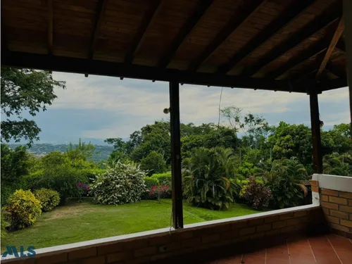 Finca Independiente En V. La Miranda Con Excelente...(mls#252449)