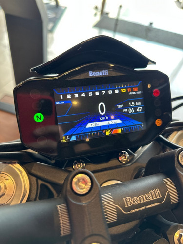 Imagen 14 de 16 de Benelli 752s