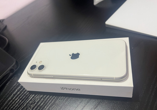 Apple iPhone 11 (64 Gb) - Blanco (Usado)