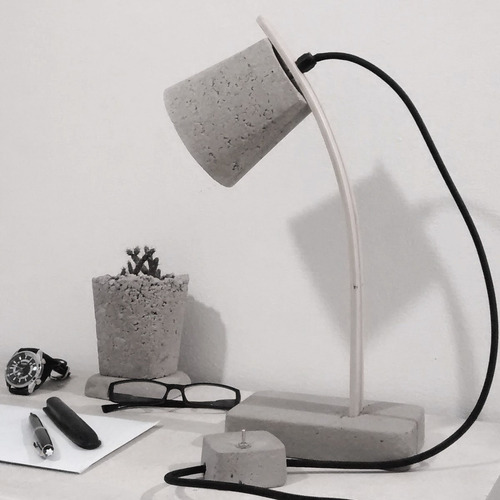 Imagen 2 de 6 de Lampara De Escritorio Led Cemento Y Madera Diseño