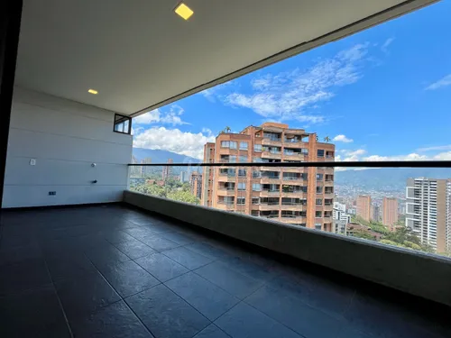 Apartamento En Venta En Tesoro. Cod V776071