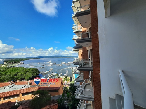 Se Vende Apartamento Vista Al Mar En Tucacas, Edificio Puerto Varadero.