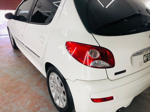 Peugeot 207 1.6 Sedan Feline 106cv