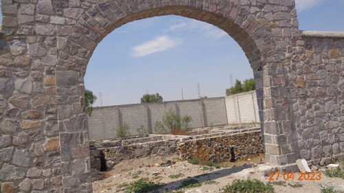 Terreno Regular, En Privada, Ideal Para Casa Habitación O Negocio Comercial, De 680m2, Bardeado Al 90%, Con Cimentación De Piedra Y Block De Tabique, En Villas De Tezontepec, Hidalgo