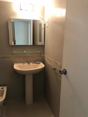 Imagen 7 de 10 de Apartamento En Península , Reciclado Y Súper Comodo