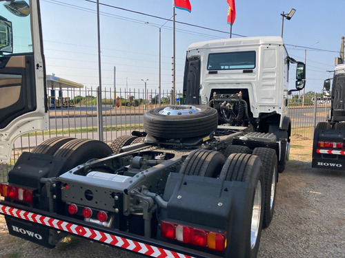 Imagen 18 de 23 de Camion Sinotruk Howo T5g 280 Hp Tractor