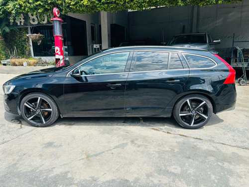 Volvo V60 2016 R Design T4