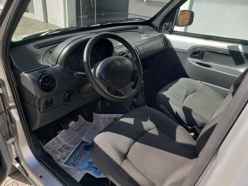Imagen 8 de 22 de Renault Kangoo 2015 1.6 Furgon Ph3 Confort 1plc