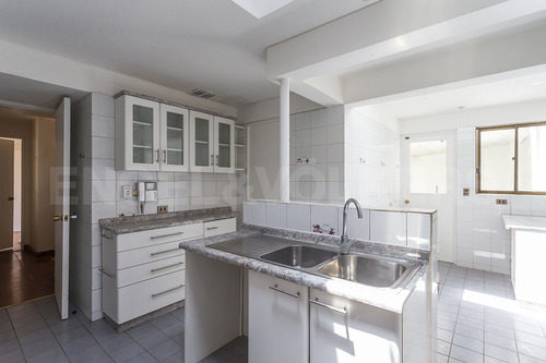 Casa En Venta - San Carlos De Apoquindo