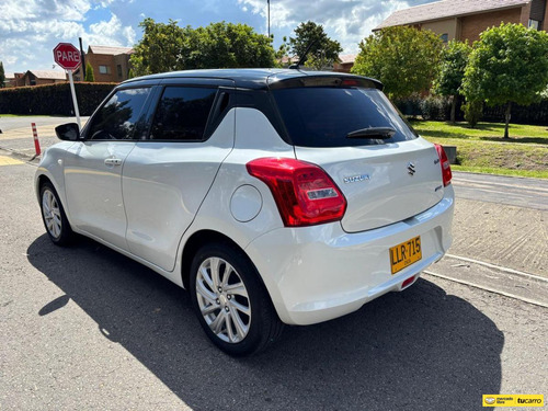 Suzuki Swift Hibrido 1.2cc Mt Aa 4x2