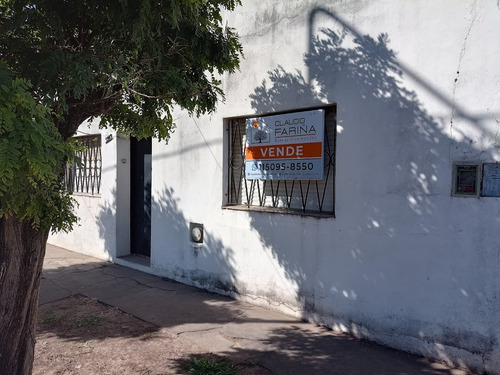 Casa En Venta 5 Ambientes Con Local - Calle Barragan 5100 Gonzalez Catan