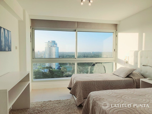 Imagen 19 de 24 de Piso Alto En Le Parc, 2 Dormitorios En Suite Más Dependencia