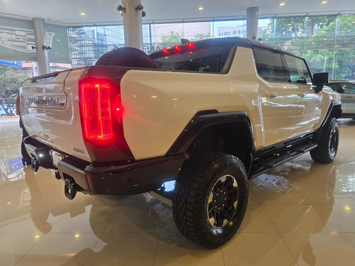 GMC Hummer EV PICKUP DEMO