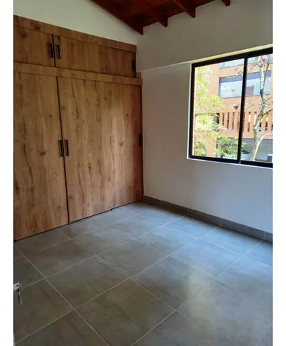 Apartamento En Las Palmas, Piso 4