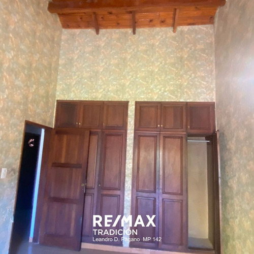 Casa En Venta 3 Dormitorios Barrio Los Troncos