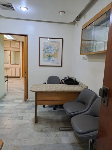Consultorio En Hospital Metropolitano Del Norte Naguanagua Socc
