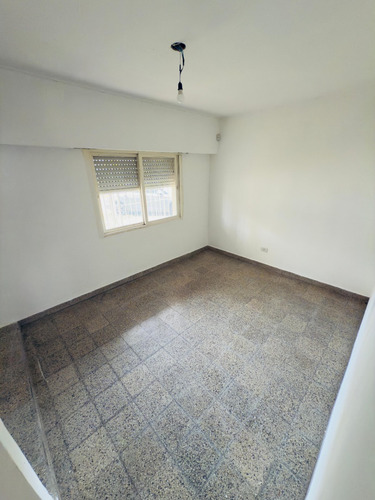 Casa Con Galpon, 2 Dormitorios, Patio, Apto Taller