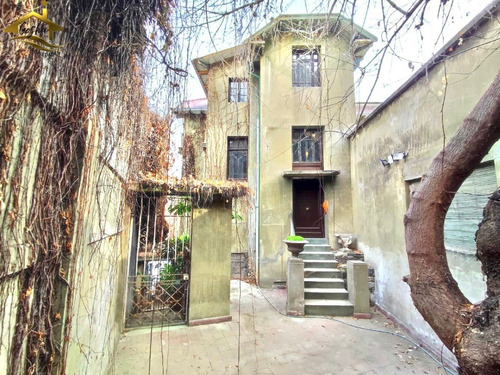 Casa Remodelada, Vecina Del Museo La Chascona De Neruda