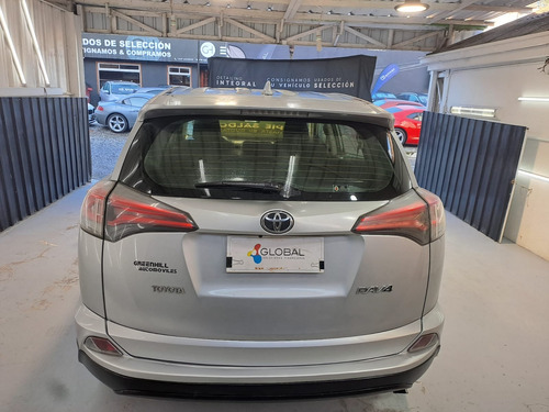 Toyota RAV4 Std 4x2 722cl0