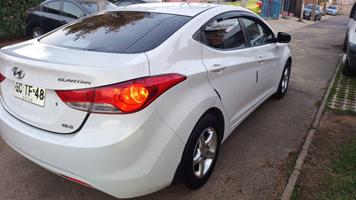 Hyundai Elantra Md 1.6 Gls Ac 2Ab Abs