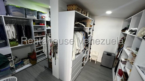 Venta De Amplia Casa En La Unión. Ch.