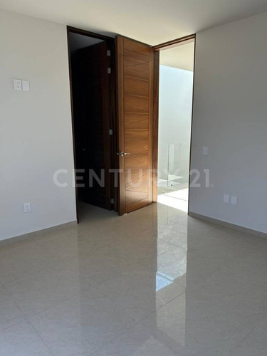 Imagen 15 de 18 de Se Vende Residencia El En Colli Urbano