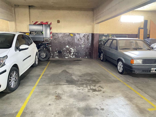 Imagen 5 de 9 de Cochera En Venta - Florida