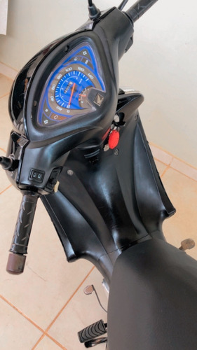 Imagem 2 de 3 de Honda Biz 125