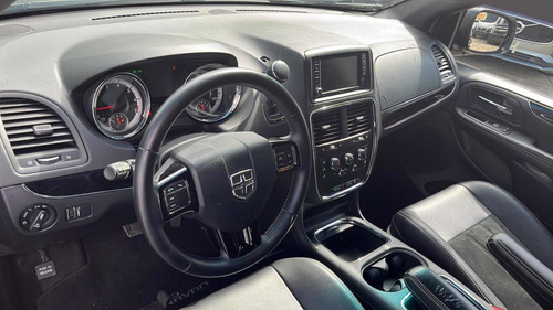 Imagen 3 de 15 de Dodge Grand Caravan Americana