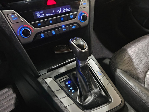 Hyundai Elantra 2.0 16v
