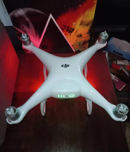 Drone Phantom 4 Pro V1.0 Con 2 Baterias + Accesorios Remate